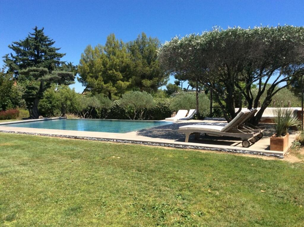 Bastide Languedocienne De Standing - Pezenas Le Clos De L'Amandier Exterior photo