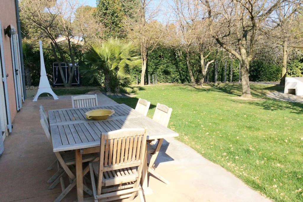 Bastide Languedocienne De Standing - Pezenas Le Clos De L'Amandier Exterior photo